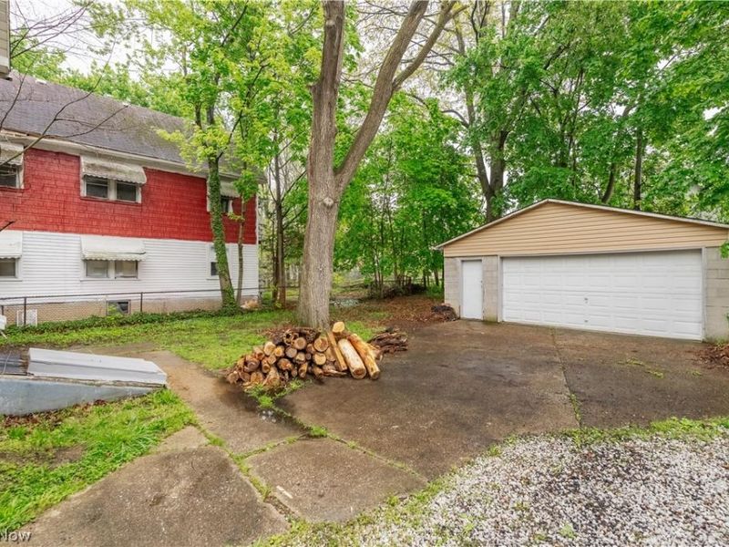 904 Work Drive, Akron, OH 44320 Photo 28