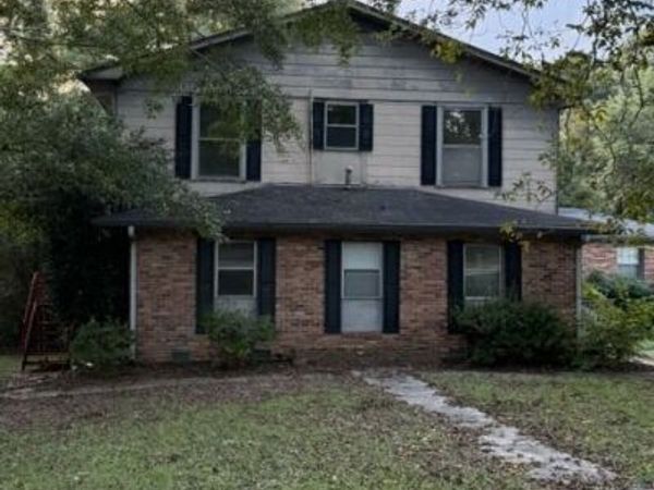 350 N Jeff Davis Drive, Fayetteville, GA 30214