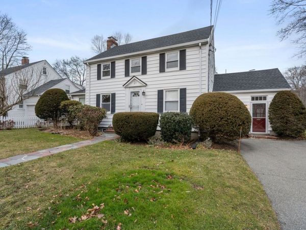 21 Lantern Lane, Unit 21, Newton, MA 02459
