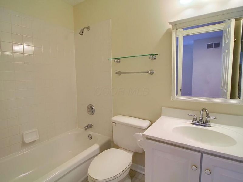 225 Stamford Drive , Powell, OH 43065 Photo 8