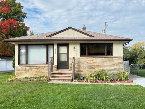 3802 Longwood Avenue , Parma, OH 44134