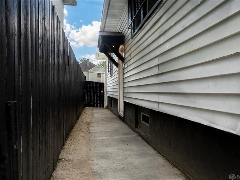 1727 W Riverview Avenue, Dayton, OH 45402 Photo 4