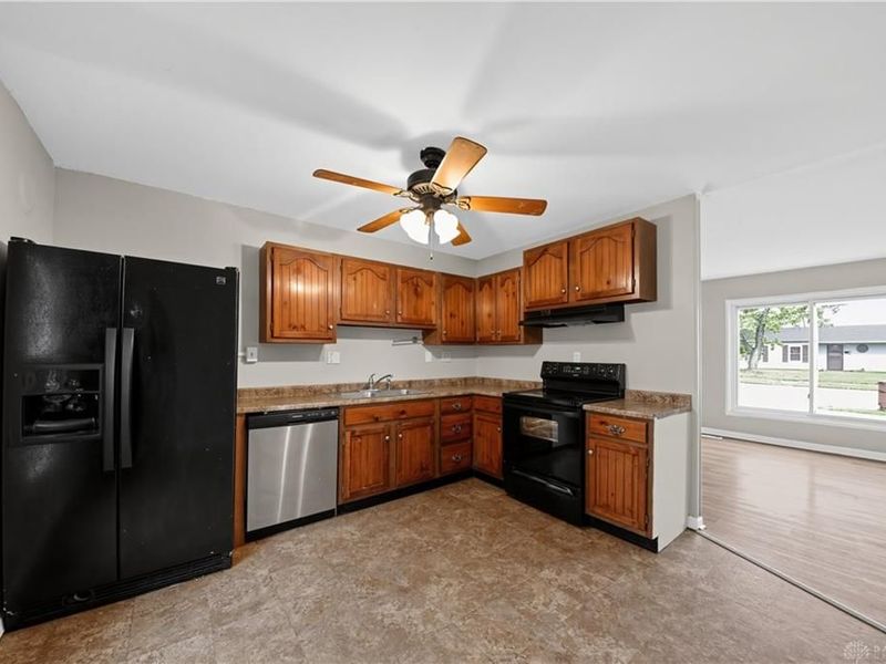 355 Millard Drive, Franklin, OH 45005 Photo 10
