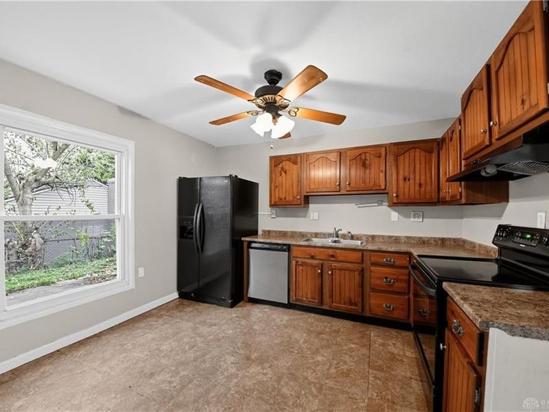 355 Millard Drive, Franklin, OH 45005 Photo 11