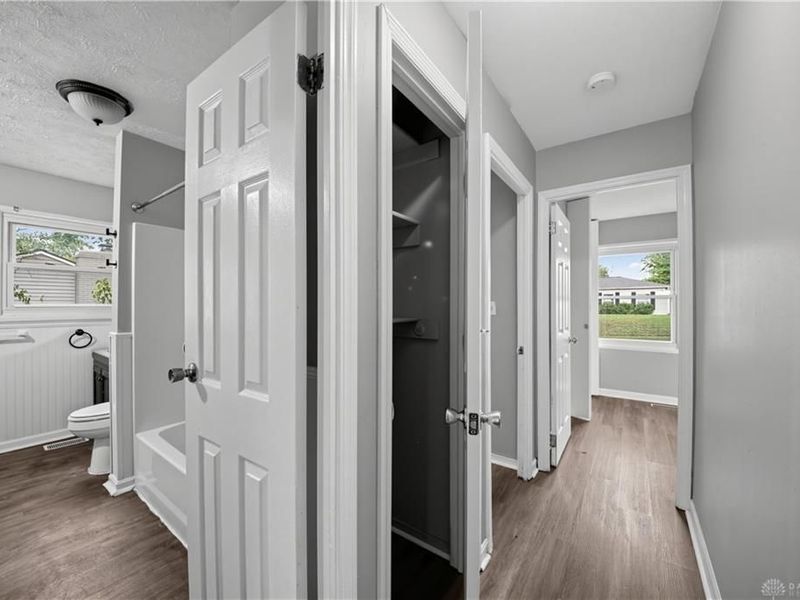 355 Millard Drive, Franklin, OH 45005 Photo 12