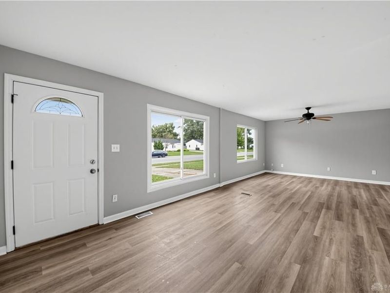 355 Millard Drive, Franklin, OH 45005 Photo 4