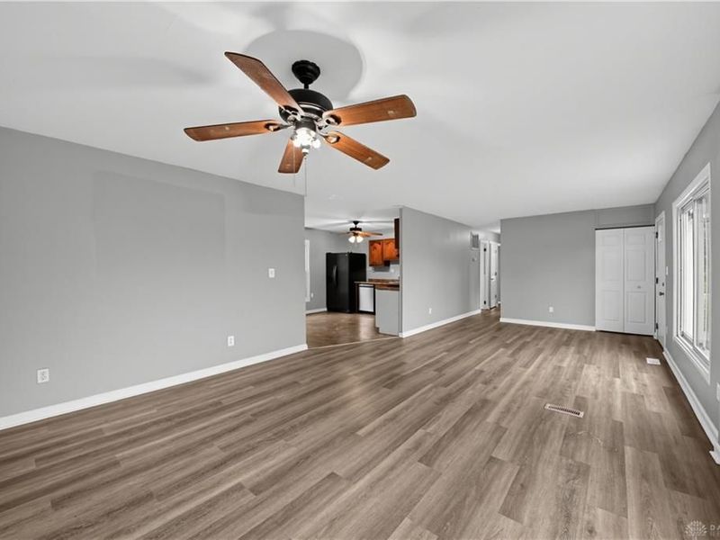 355 Millard Drive, Franklin, OH 45005 Photo 6