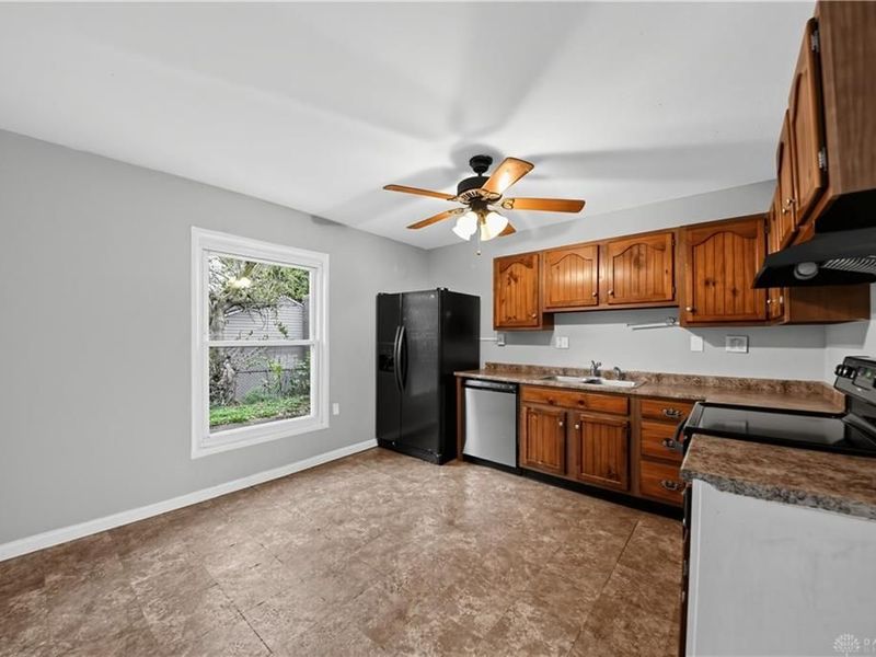 355 Millard Drive, Franklin, OH 45005 Photo 9
