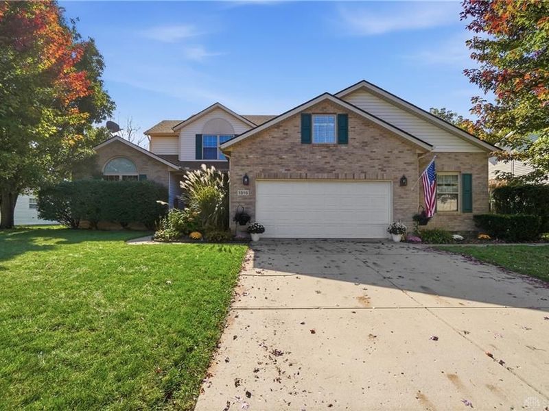 1016 Meadow Thrush Drive, Clayton, OH 45315 Photo 2