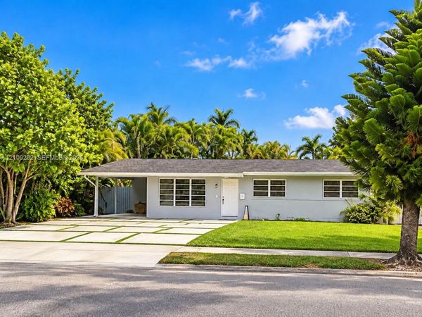 10441 SW 54th St , Miami, FL 33165