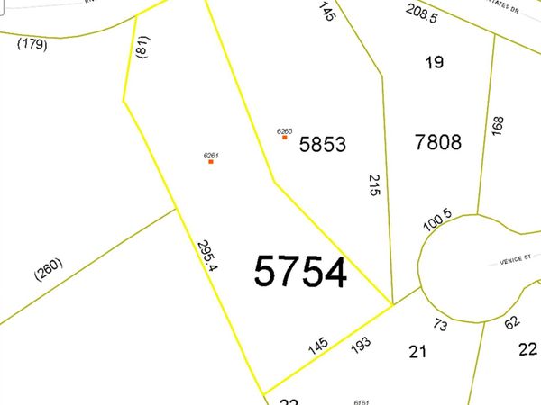 6261 Riviera Run Estates Drive , Hickory, NC 28601