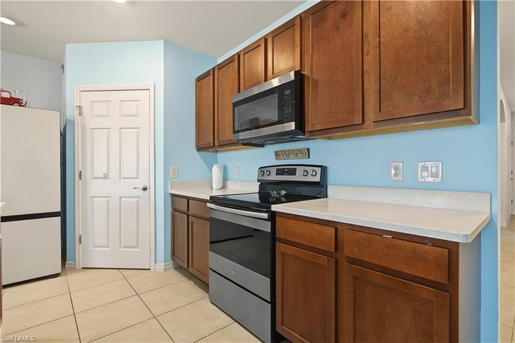 3190 Estancia Ln, Cape Coral, FL 33909 Photo