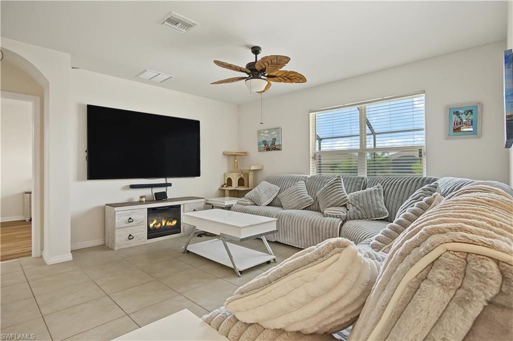 3190 Estancia Ln, Cape Coral, FL 33909 Photo