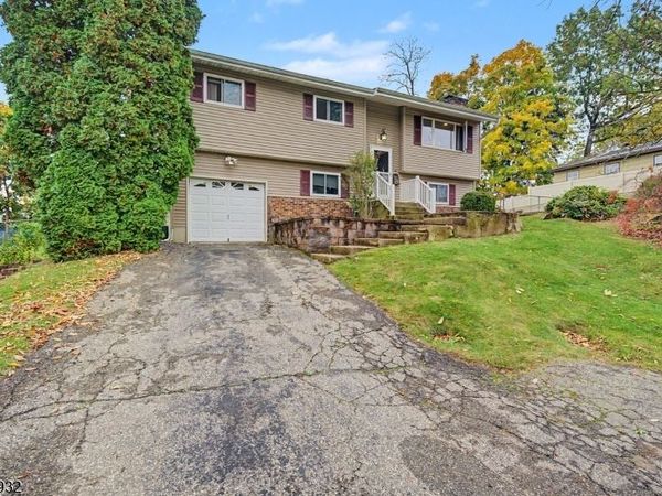 31 Dogwood Dr, Newton, NJ 07860