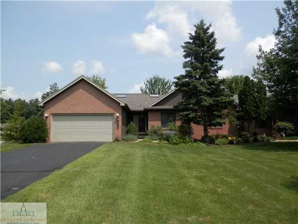 5260 Golden Circle, East Lansing, MI 48823