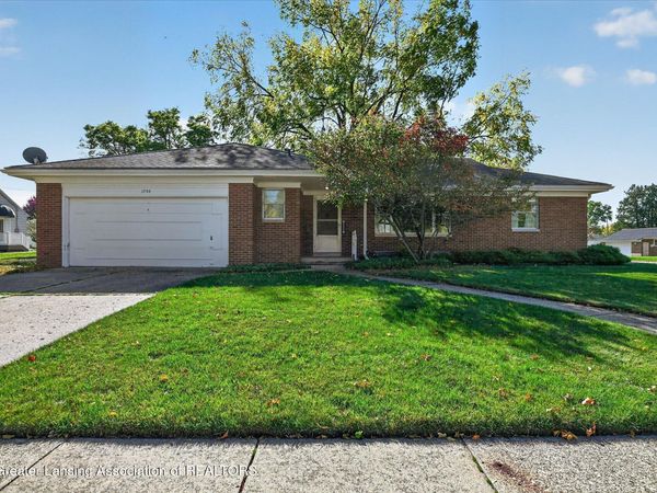 1735 Abington Place, Lansing, MI 48910