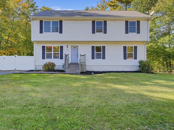 305 Wren St, Taunton, MA 02718