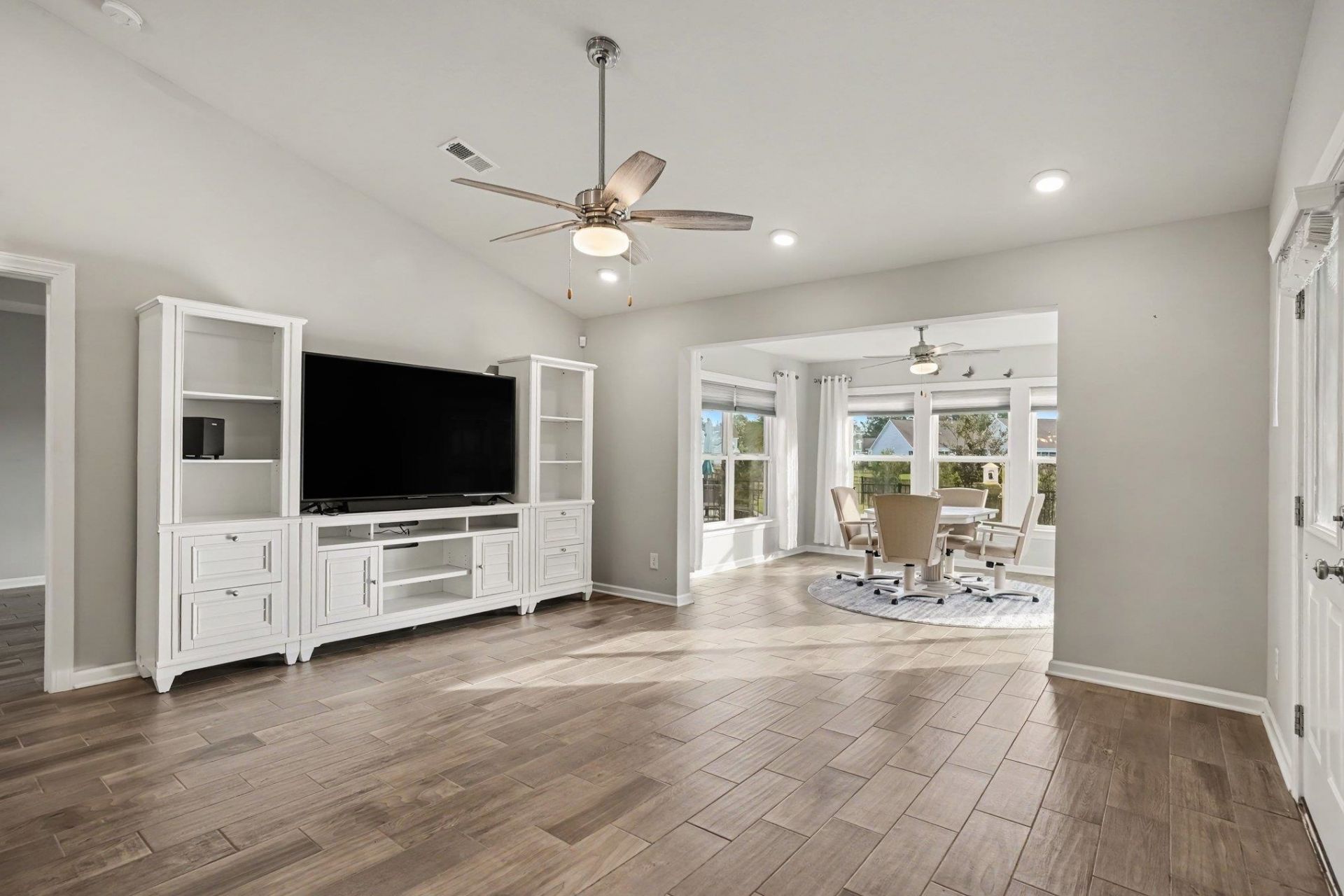 205 Angel Wing Dr. Photo 13
