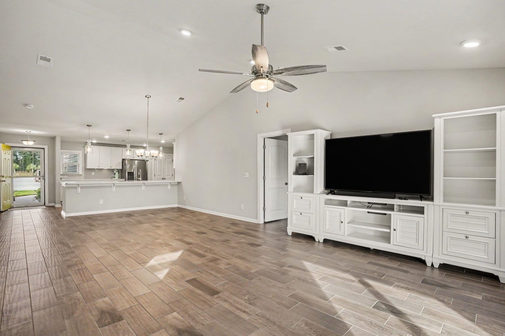205 Angel Wing Dr. Photo 14