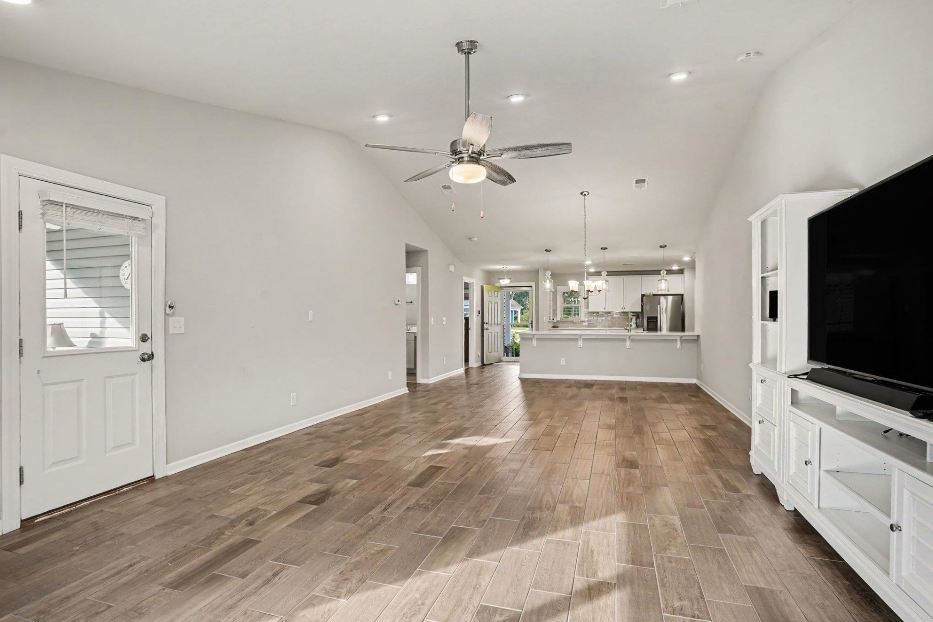 205 Angel Wing Dr. Photo 16