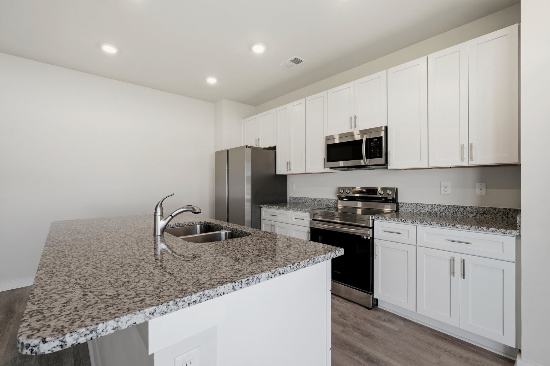 216 Autumn Olive Place  Photo 12