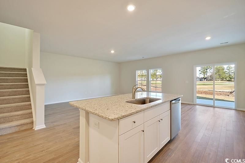 195 Marsh Deer Place  Photo 4