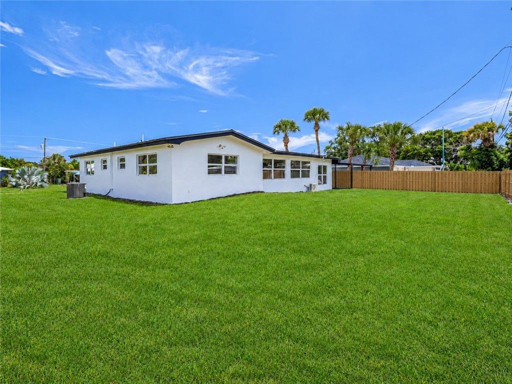 375 Manly Avenue, Sebastian, FL 32958 Photo