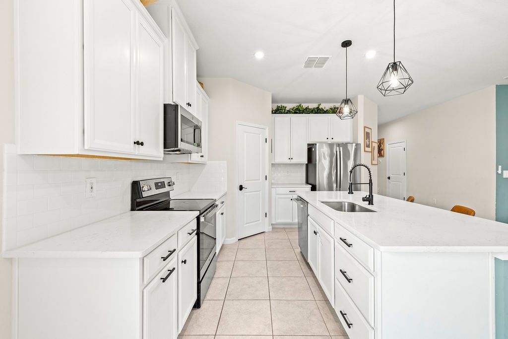 6093 Sequoia Circle, Vero Beach, FL 32967 Photo