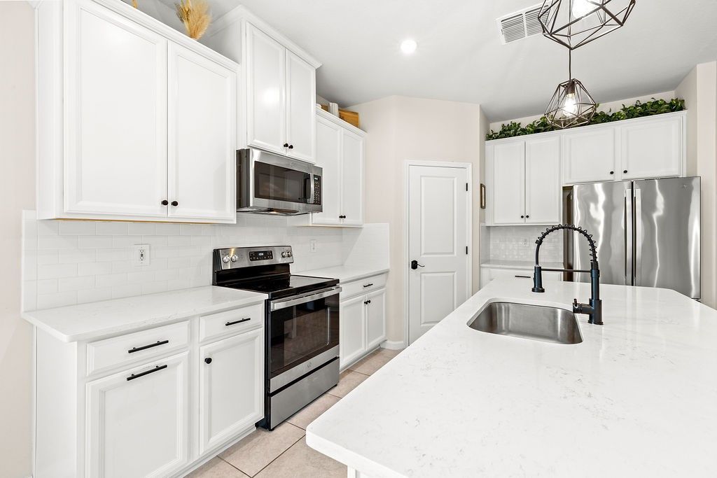 6093 Sequoia Circle, Vero Beach, FL 32967 Photo