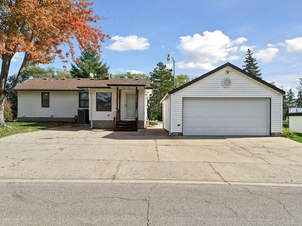15601 Martin Drive, Burnsville, MN 55306