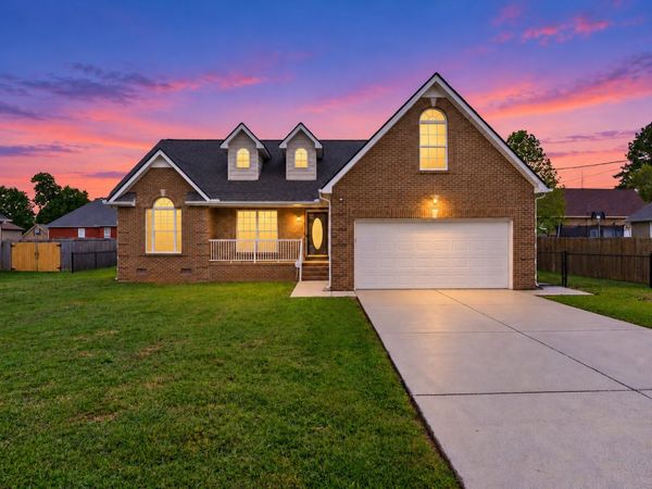 339 Shelby Cir , Shelbyville, TN 37160