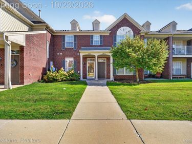 29876 Fox Run Circle, Warren, Mi 48092