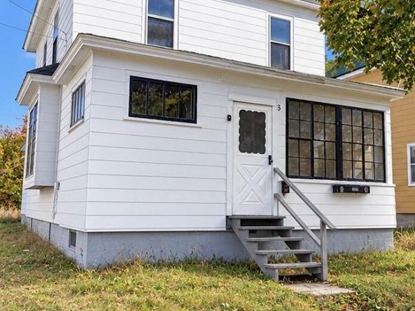 421 Penobscot Avenue , Millinocket, ME 04462