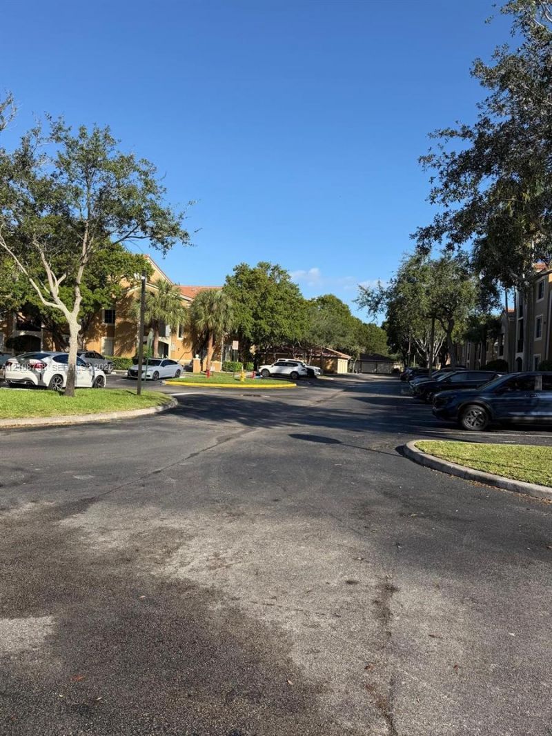 7980 N Nob Hill Rd , Unit 204, Tamarac, FL 33321 Photo