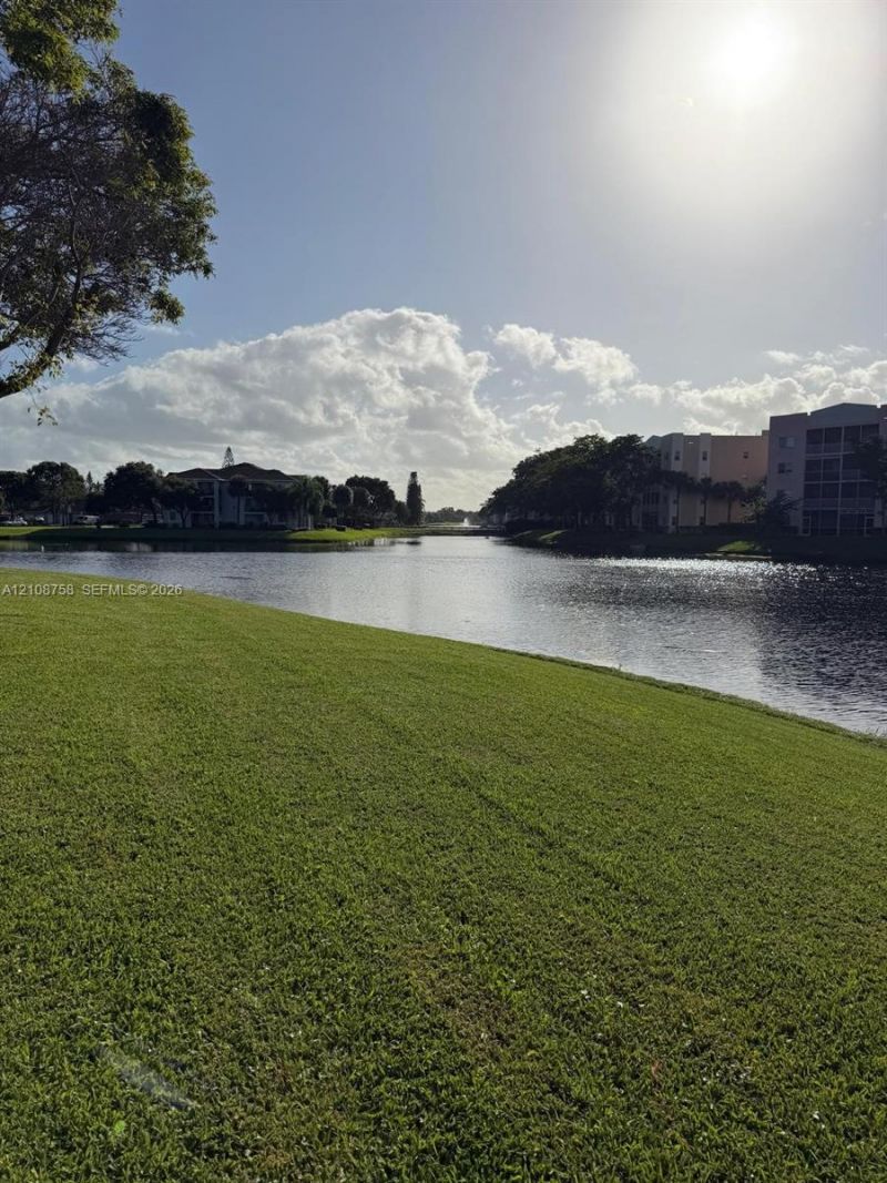 7980 N Nob Hill Rd , Unit 204, Tamarac, FL 33321 Photo