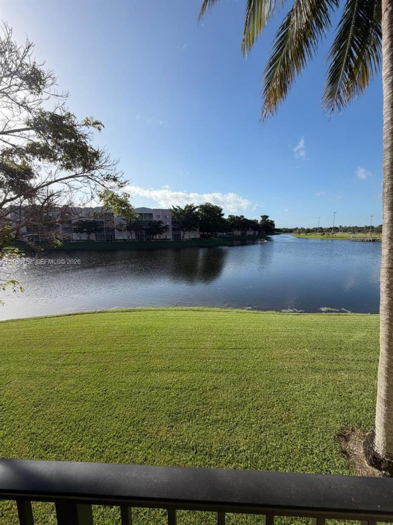 7980 N Nob Hill Rd , Unit 204, Tamarac, FL 33321 Photo