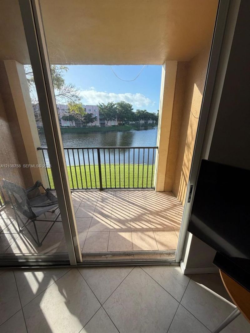 7980 N Nob Hill Rd , Unit 204, Tamarac, FL 33321 Photo