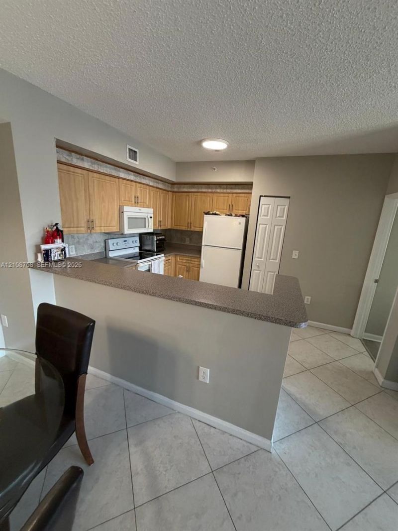 7980 N Nob Hill Rd , Unit 204, Tamarac, FL 33321 Photo