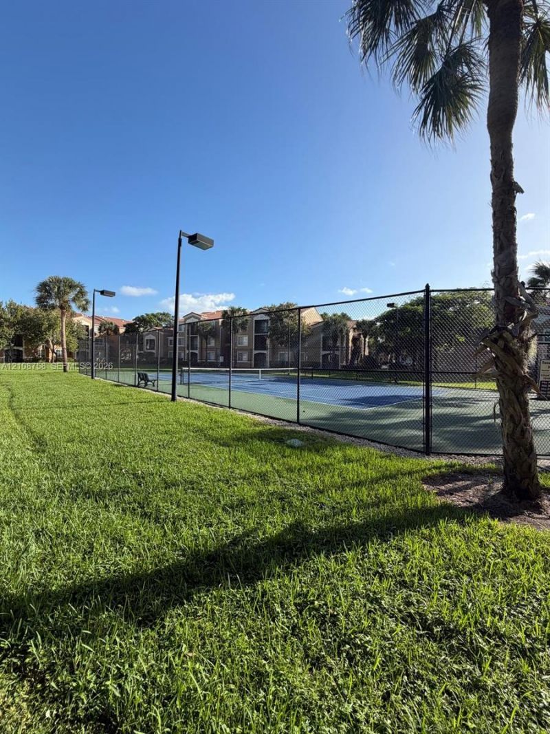 7980 N Nob Hill Rd , Unit 204, Tamarac, FL 33321 Photo