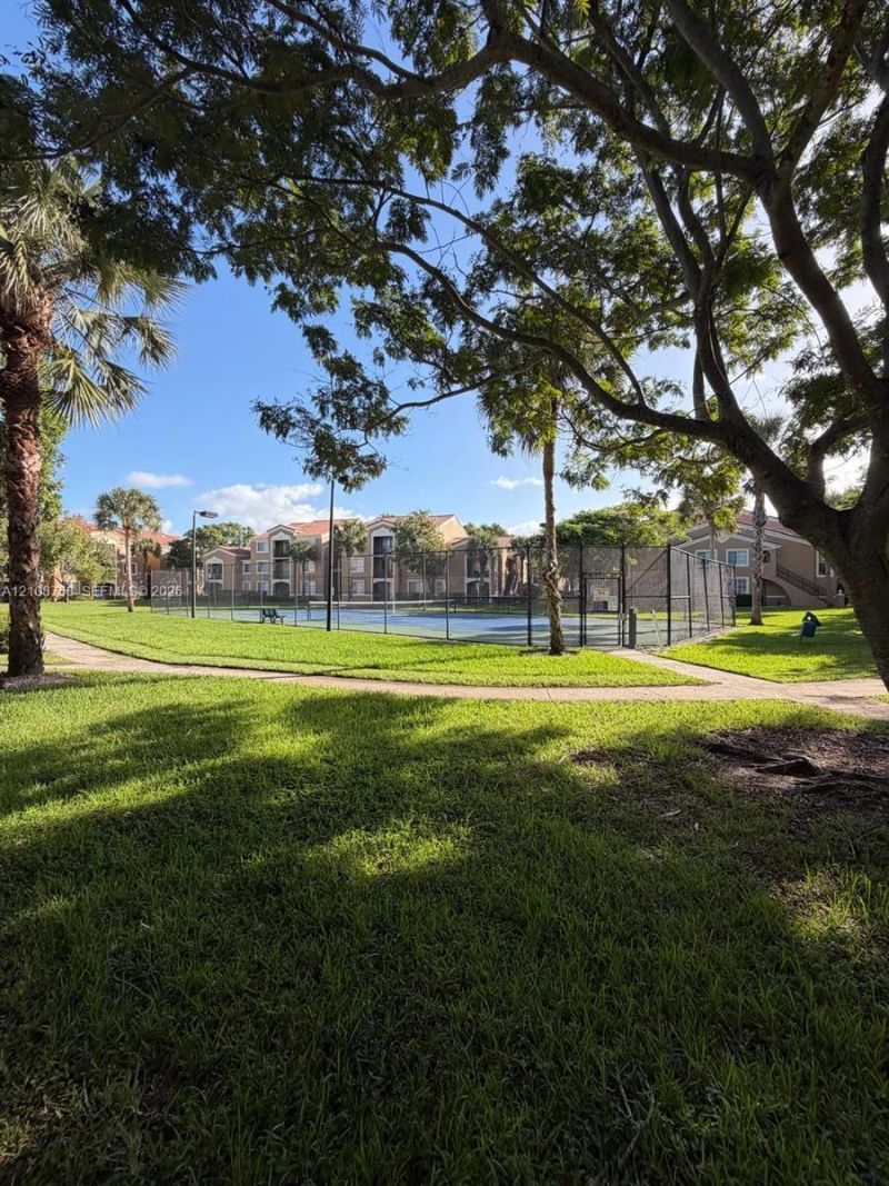 7980 N Nob Hill Rd , Unit 204, Tamarac, FL 33321 Photo