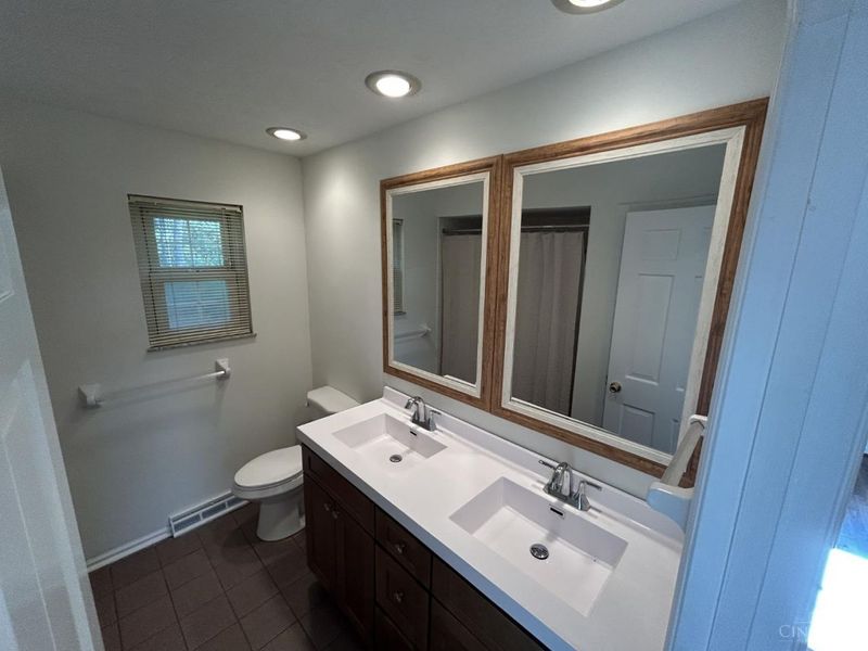 5657 Highland Terrace Drive, Miami Township, OH 45150 Photo 37