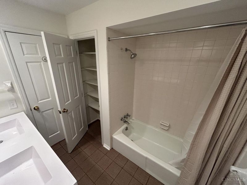 5657 Highland Terrace Drive, Miami Township, OH 45150 Photo 38