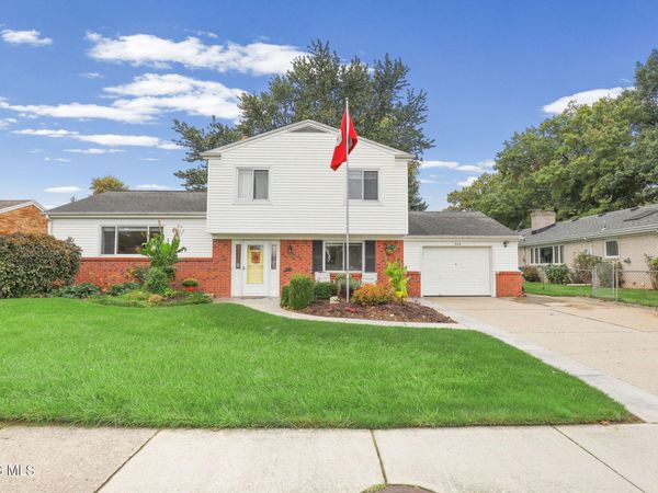 544 S Edward Street , Oregon, OH 43616