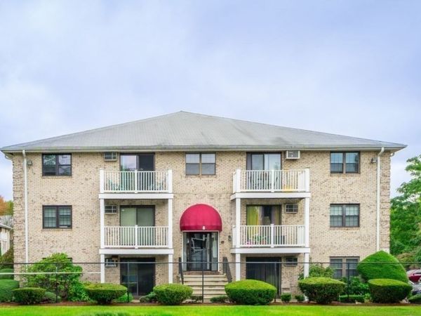 8 Kenmar Dr, Unit 64, Billerica, MA 01821