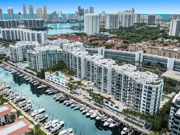 3029 NE 188th St, Unit 910, Aventura, FL 33180