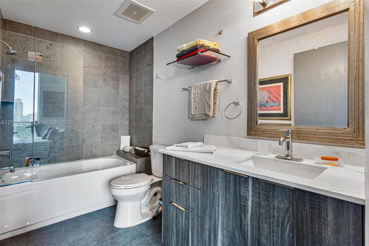 3029 NE 188th St, Unit 910, Aventura, FL 33180 Photo