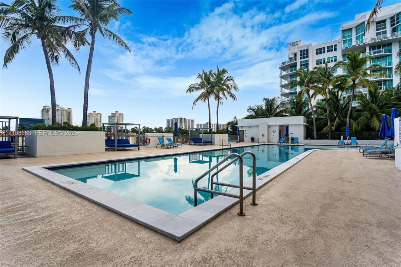 3029 NE 188th St, Unit 910, Aventura, FL 33180 Photo