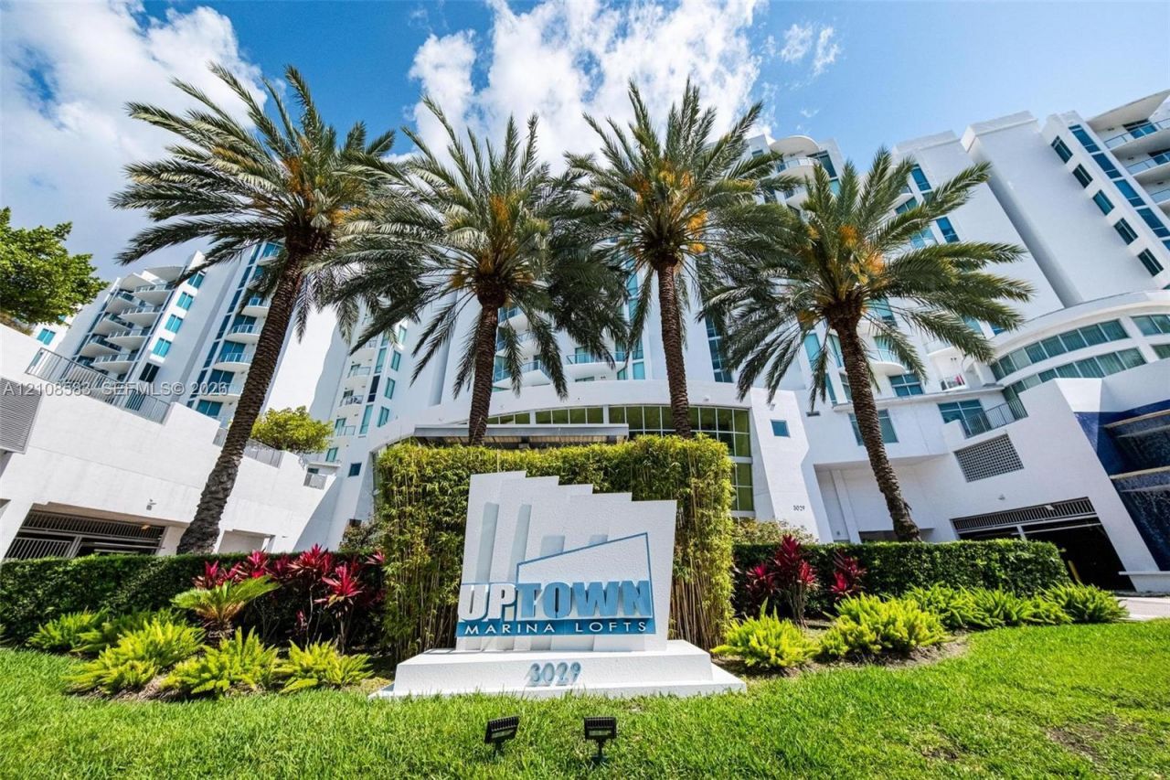 3029 NE 188th St, Unit 910, Aventura, FL 33180 Photo