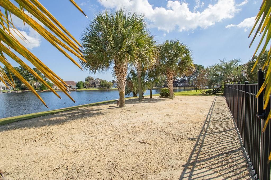 9409 Carrington Dr. Photo 33