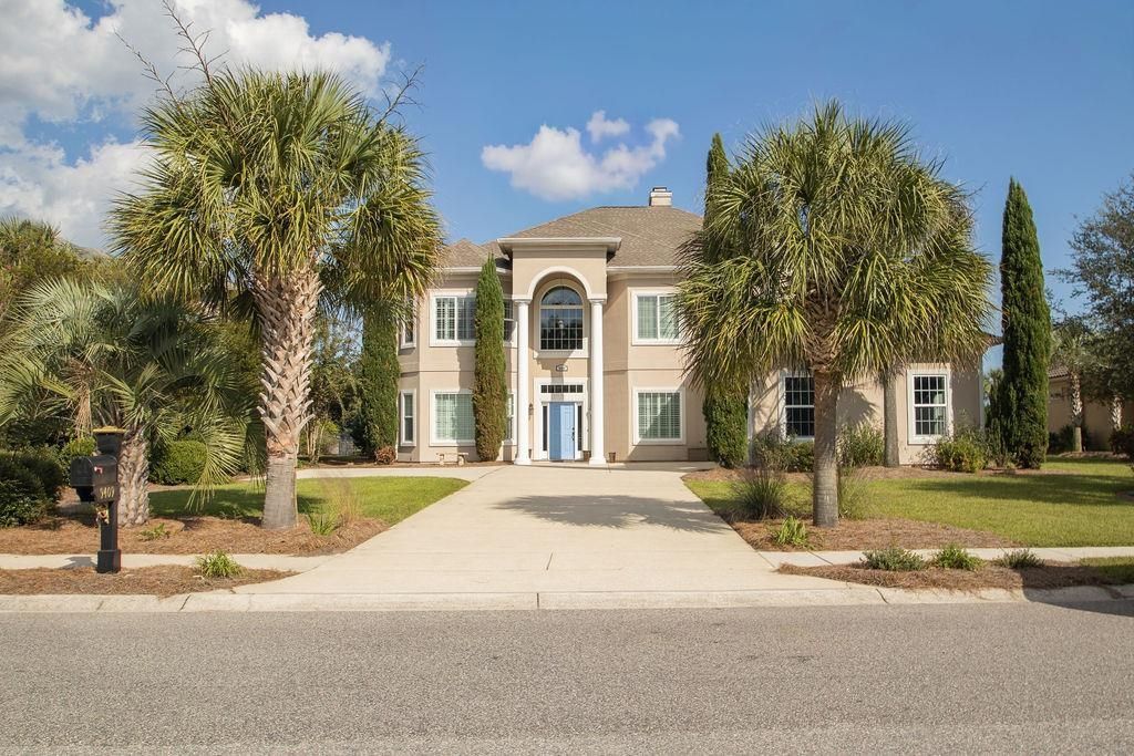 9409 Carrington Dr. Photo 4